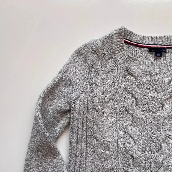 Tommy Hilfiger Adaptive Women's Cable-Knit Sweater with Wide Neck Size XS - Picture 3 of 12